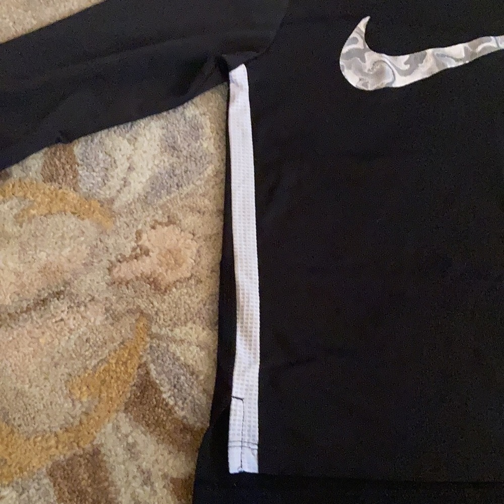 Boys Large Nike Dri-Fit Black Long Sleeve Shirt - Picture 3 of 7